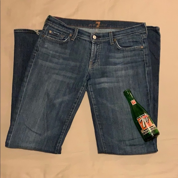 Amazing pair of “7 for all mankind” bootcut jeans! - Picture 4 of 4